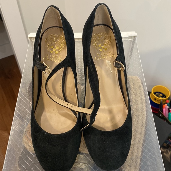 Vince Camuto Suede Closed Toe Block Heel - Picture 2 of 9